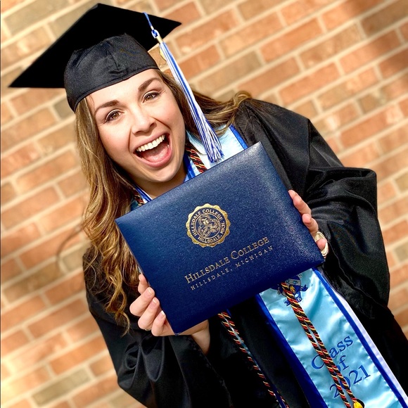 Meet your Posher, Sabrie - Picture 1 of 4